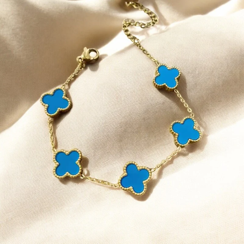Chic Charm - Image 10