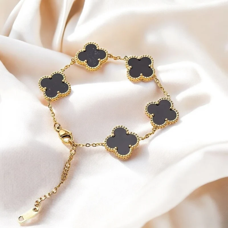 Chic Charm - Image 12