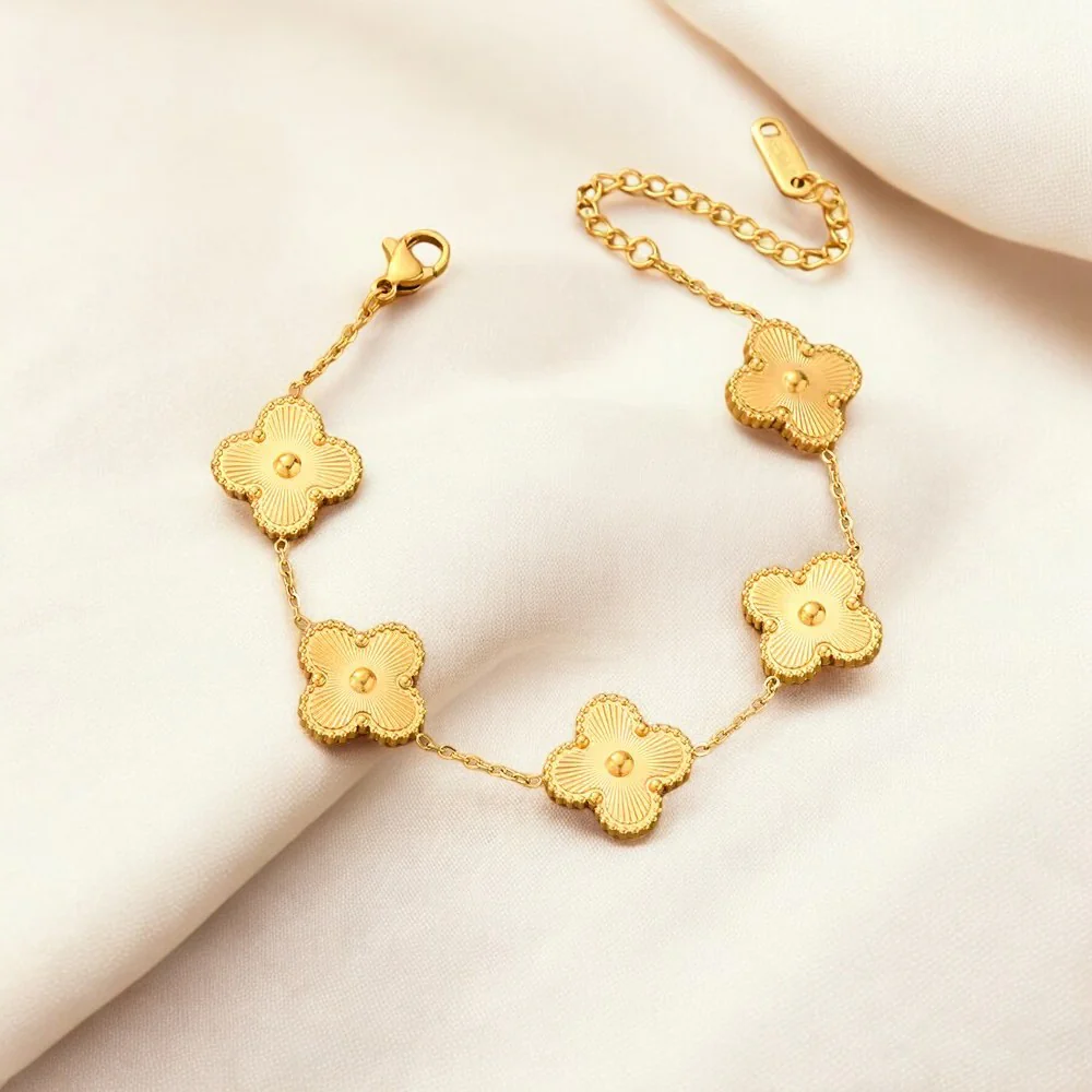 Chic Charm - Image 2