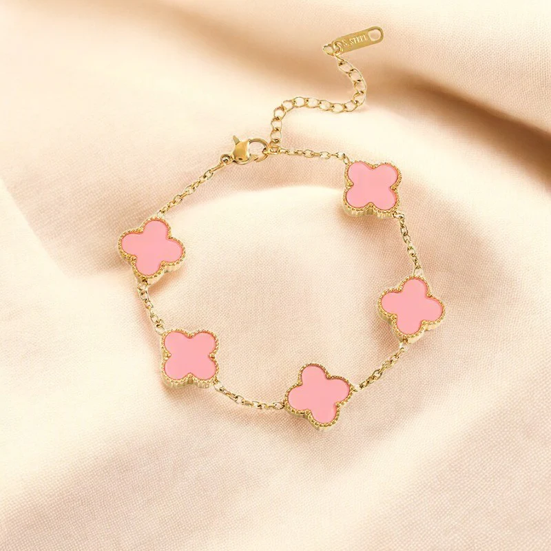 Chic Charm - Image 7