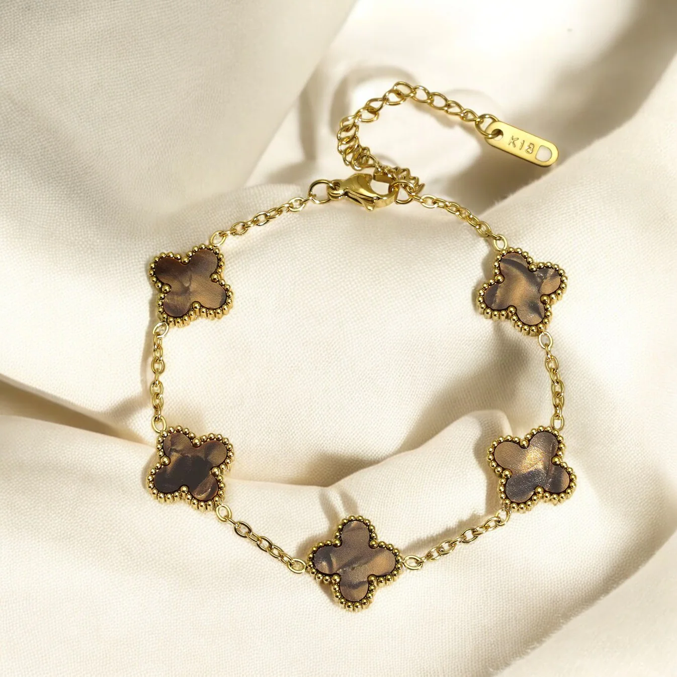 Chic Charm - Image 9