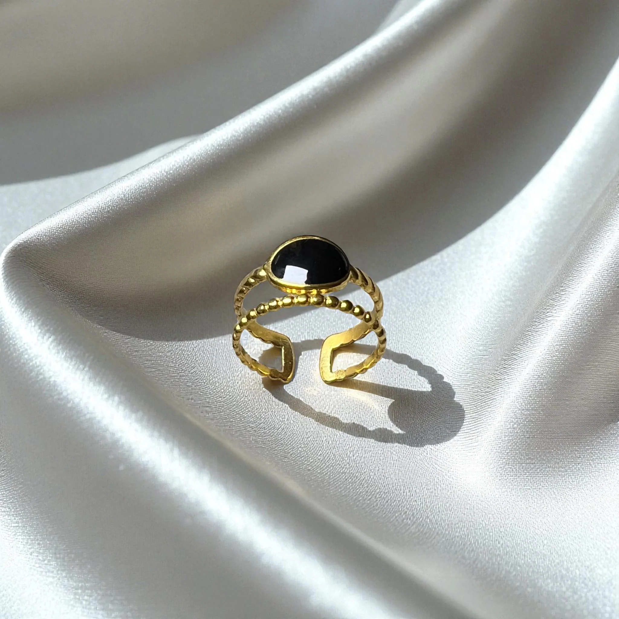 Isola Ring