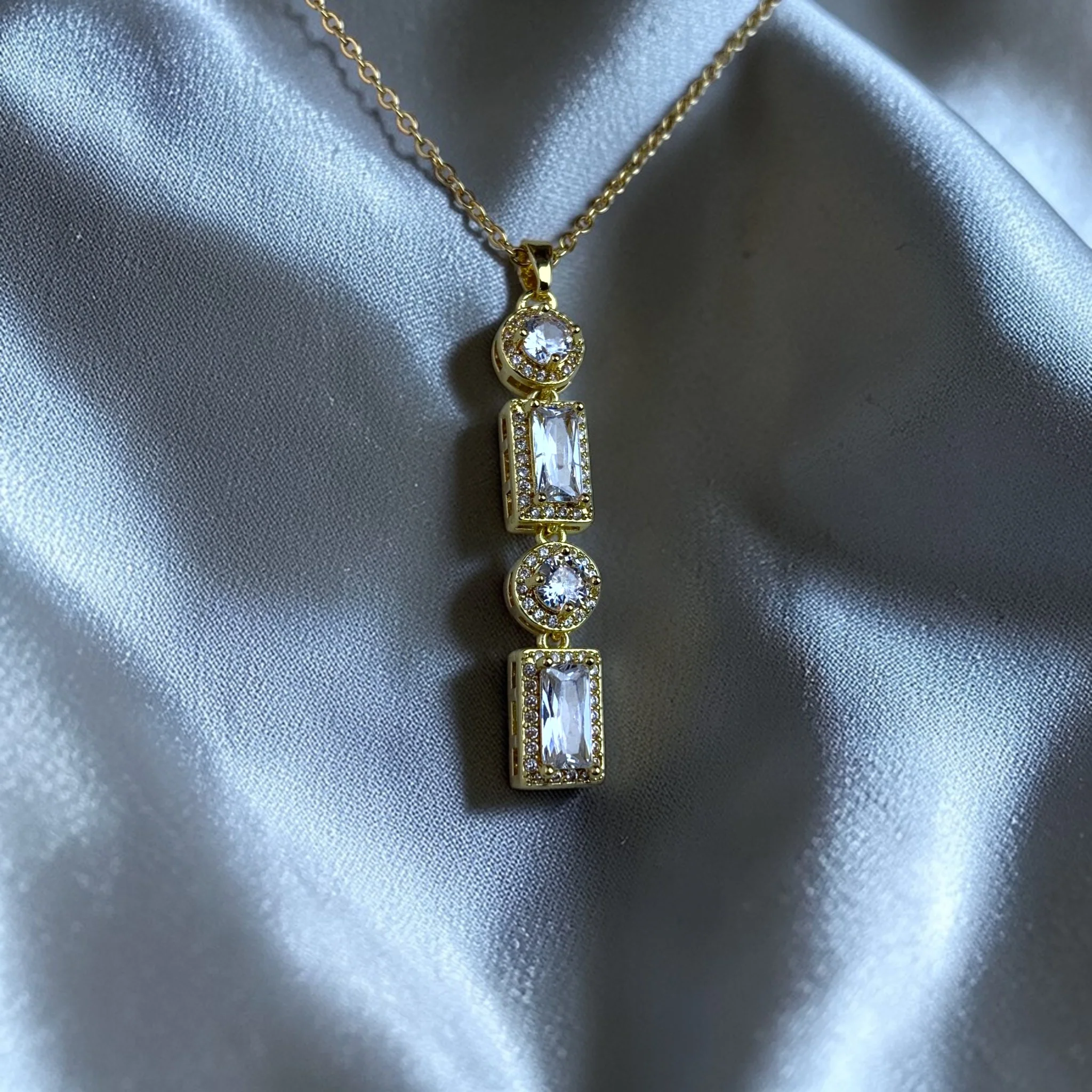 Royal Aura - Image 3